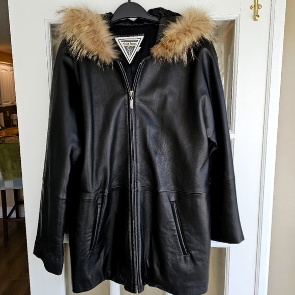 Marvin Richard's Genuine Leather Coat with Accent Fur in S. Beautiful! - Picture 2 of 10